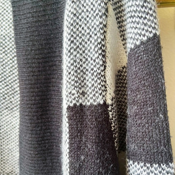 Ricki’s Gingham Cardigan Size M - Picture 4 of 6